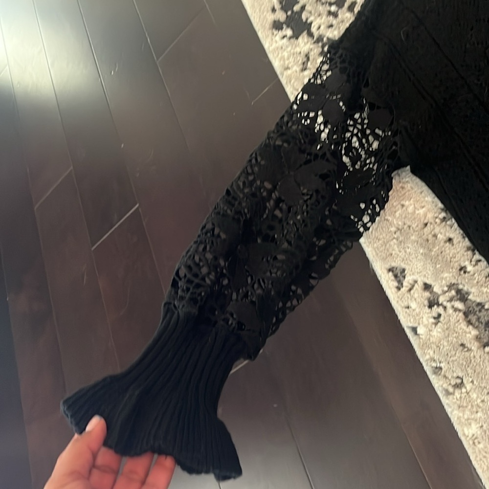 Classic Black Crew Neck Sweater with Ribbed Texture - Picture 2 of 6